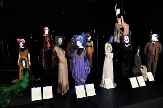 V_A_costume_1