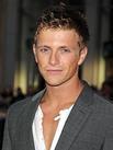 Charlie_Bewley