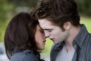 Kristen Stewart and Robert Pattison in New Moon