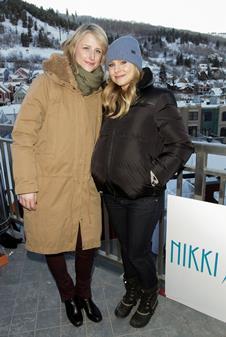 Mamie_Gummer_and_Kristen_Bell___Sundance