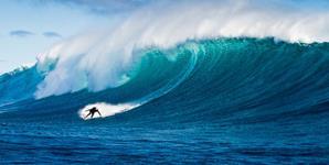 storm_surfers_03